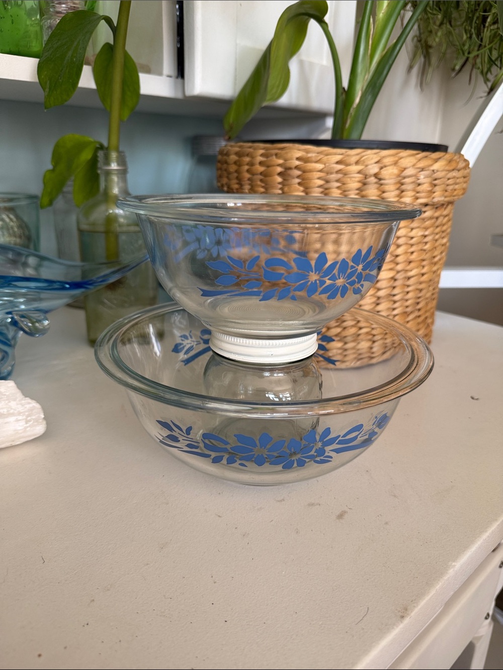 Pyrex nesting mixing bowls featuring the Blue Ribbon pattern